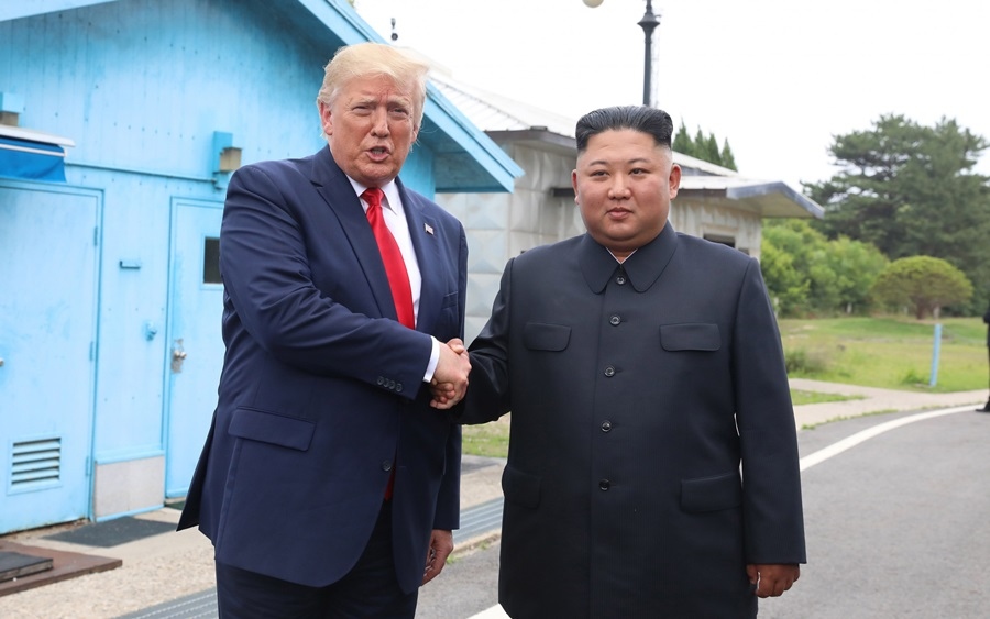 Nhà lãnh đạo Triều Tiên thăm hỏi sức khỏe Tổng thống Mỹ bị mắc Covid-19